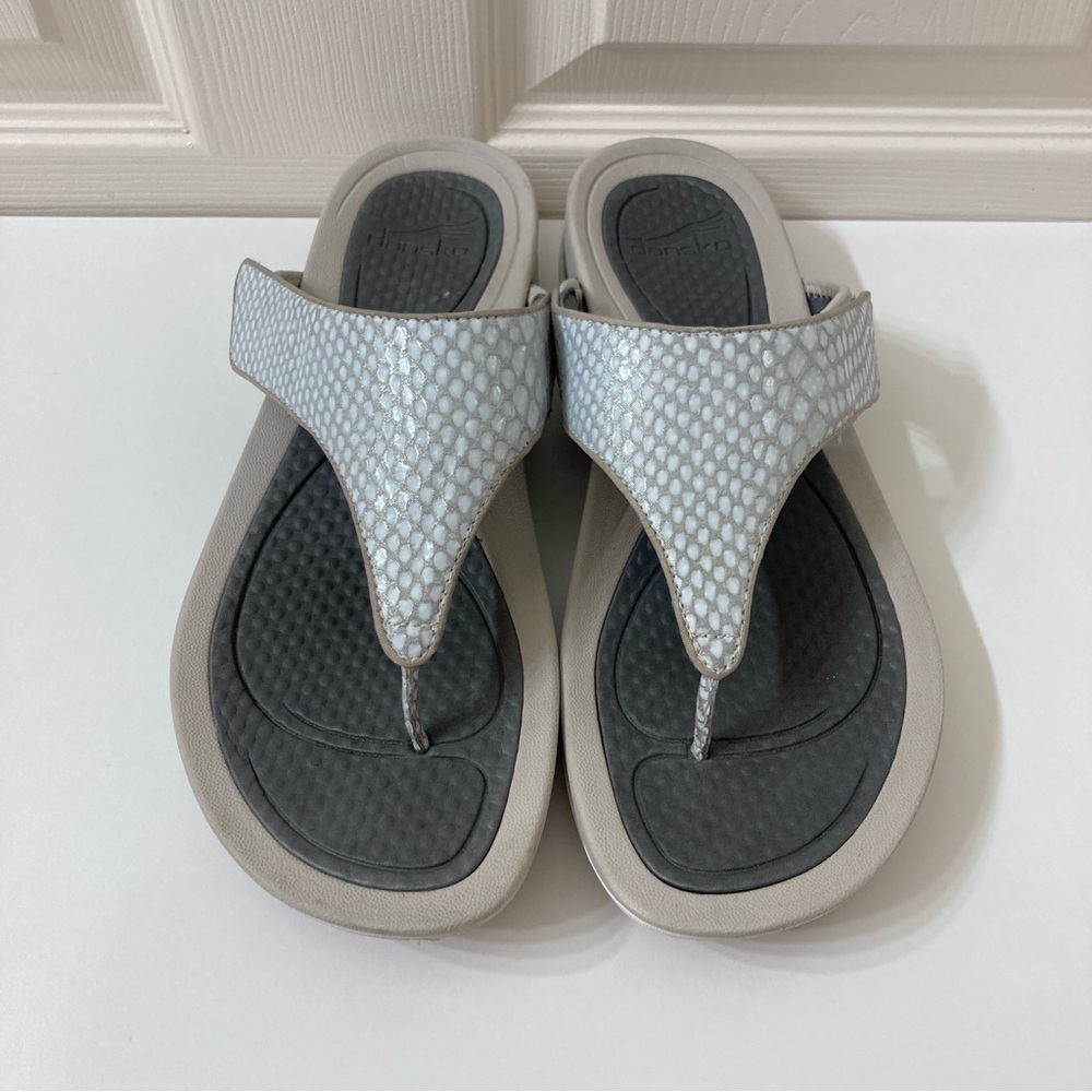 Dansko Women’s Katy 2 Gray Leather Hooded Sandal Flip Flop 11.5 Size 42 Vacation - Picture 3 of 11